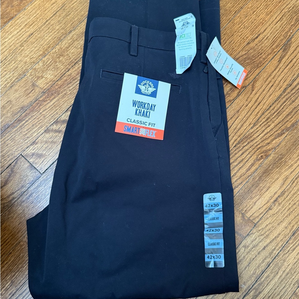 NEW with TAGS Dockers Big and Tall Mens Black Pants with Smart Flex. Size 42/30